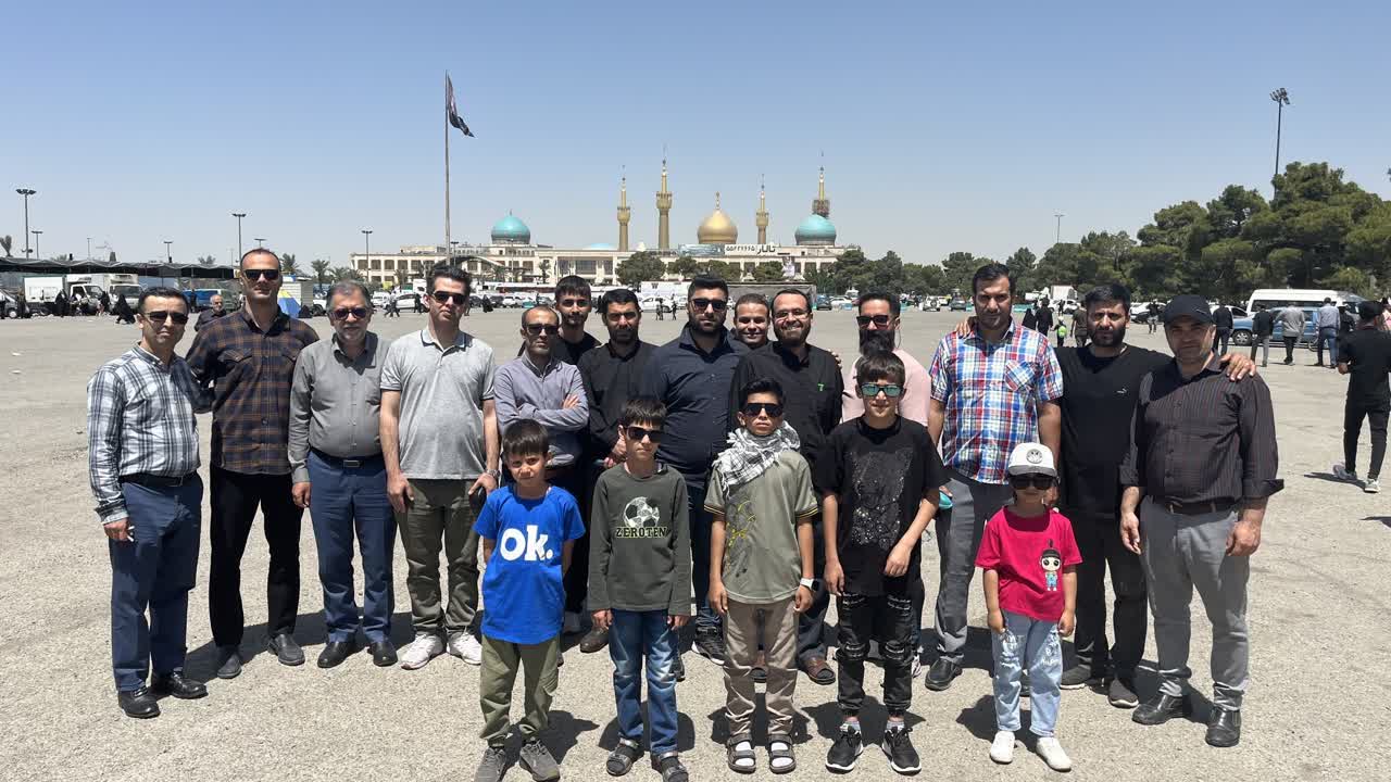 حضور کارکنان کاشی پارس در مراسم ارتحال امام خمینی (ره) 1403